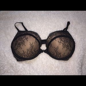 Victoria’s Secret bombshell bra